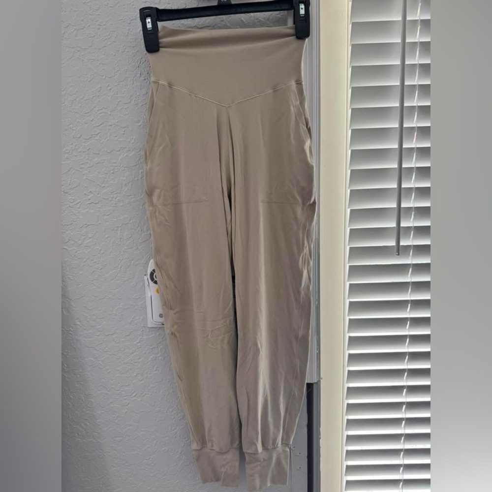 American Eagle Outfitters Women's Beige Leggings